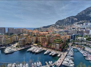 Die hawe in Fontvielle et Stade Louis II in die agtergrond, Monaco